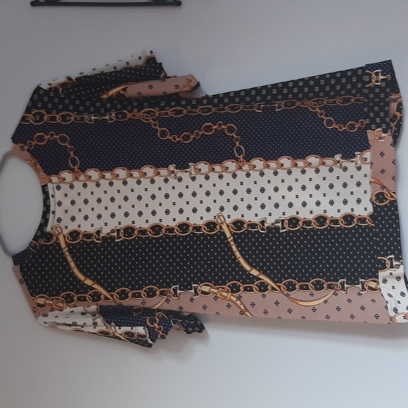 Chain Design Twist Hem - Picture 5 of 7